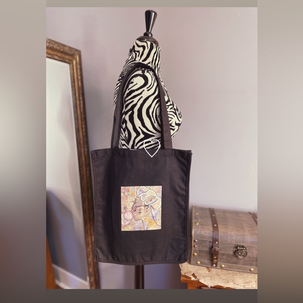 New handcrafted Jumbo Canvas Bubble Gum girl bag 🖤